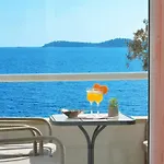 شقة Tina