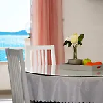 Tina روغوزنيكا