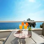 شقة Tina