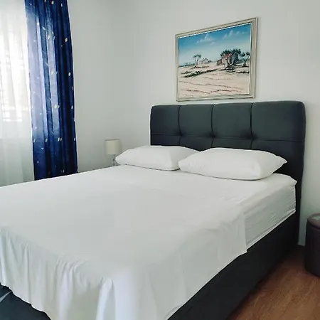 Tina * Rogoznica (Sibenik-Knin)