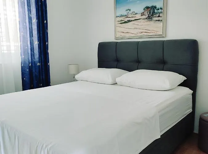 Tina * Rogoznica (Sibenik-Knin)