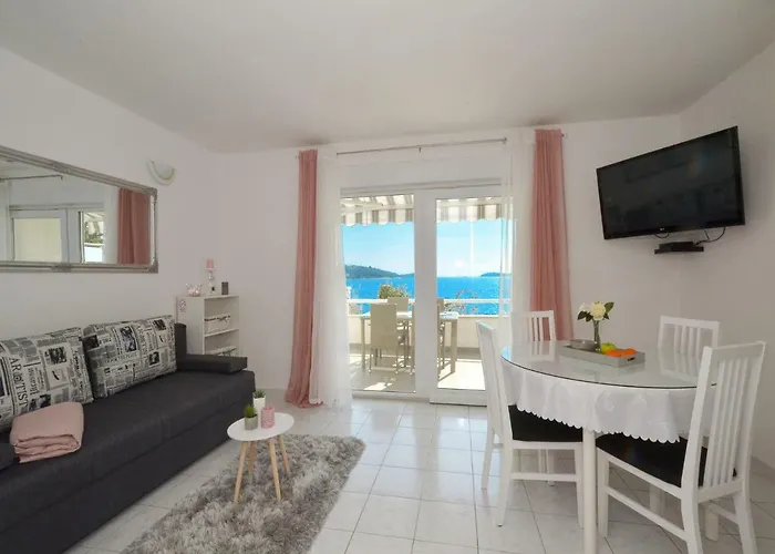 Tina * 로고즈니차