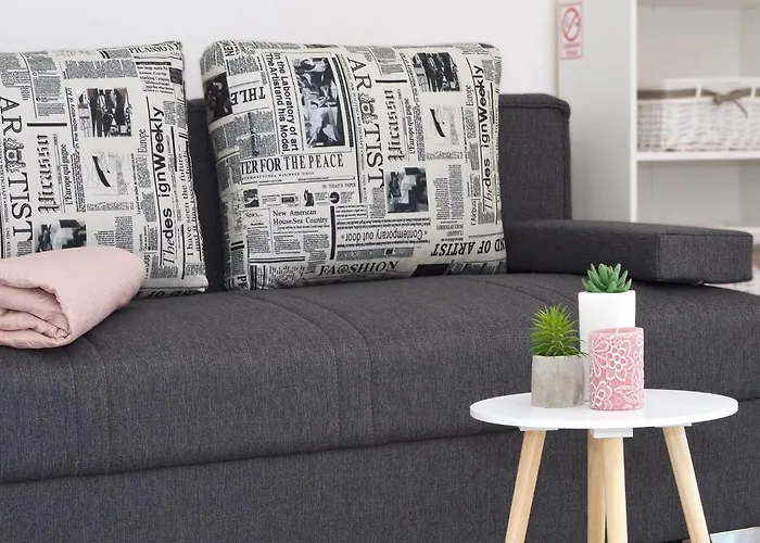 아파트 Tina 로고즈니차